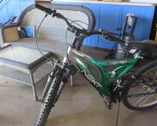 Nitro Bike, Bench with Table