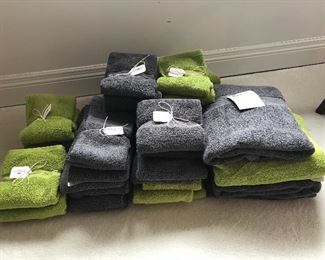 NEW and practically new towelx