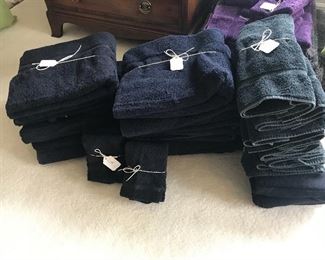 NEW & Practically new towels. 