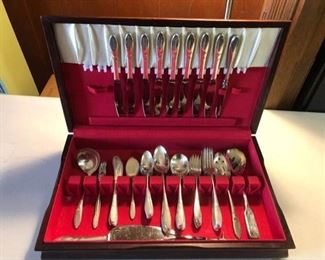 Community Silverware Set