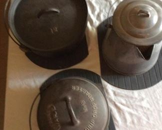 Wagner Ware Sidney Cast Iron Round Roasters and Granite Ware Coffee Pot