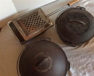 Wagner Ware Sidney Cast Iron Round Roasters and Popcorn Popper