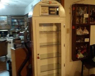 Lighted Mobil Gas Display Case