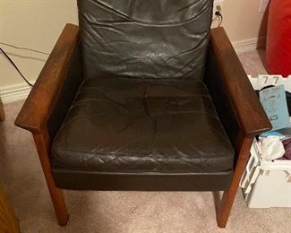Mid Century Oak leather chair, so cool!