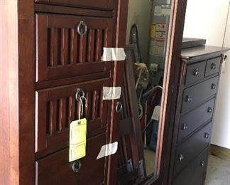 Mission style wardrobe, chest of drawers 