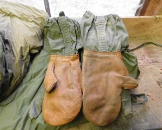 Vietnam War Extreme Weather Mittens