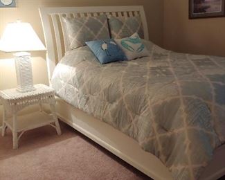 Coastal Style Queen Bed, Mattress & White Wicker Night, side Table with Lamp