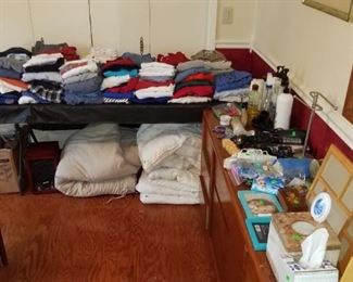 Mens clothing for days!! Size is mostly Medium shirts, 32 waist on pants / shorts 