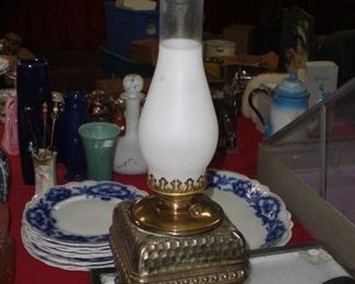 Arts & Crafts hammered finish oil lamp