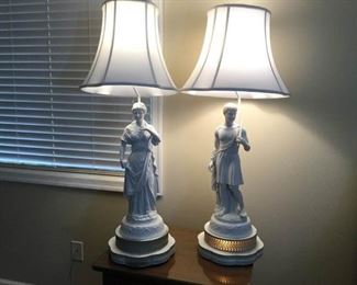 Set of Greek table lamps     https://ctbids.com/#!/description/share/332972 
