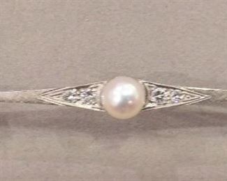 Antique White Gold Bar Pin with Diamonds and Prark