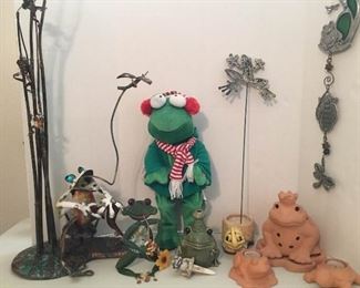Frog Collection https://ctbids.com/#!/description/share/336336