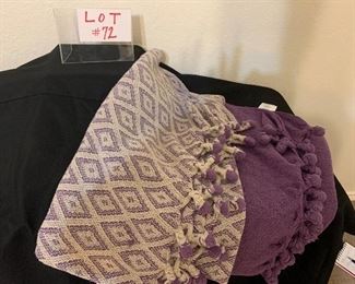 throw blankets $15
