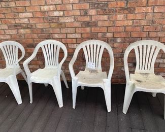 4 plastic chairs $7