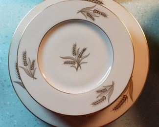 Lenox "Harvest Wheat" China 5pc Place Setting for 8