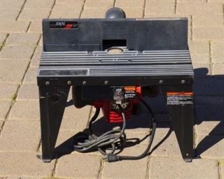 Skil 1810 13/4 HP router with Skil router table. 