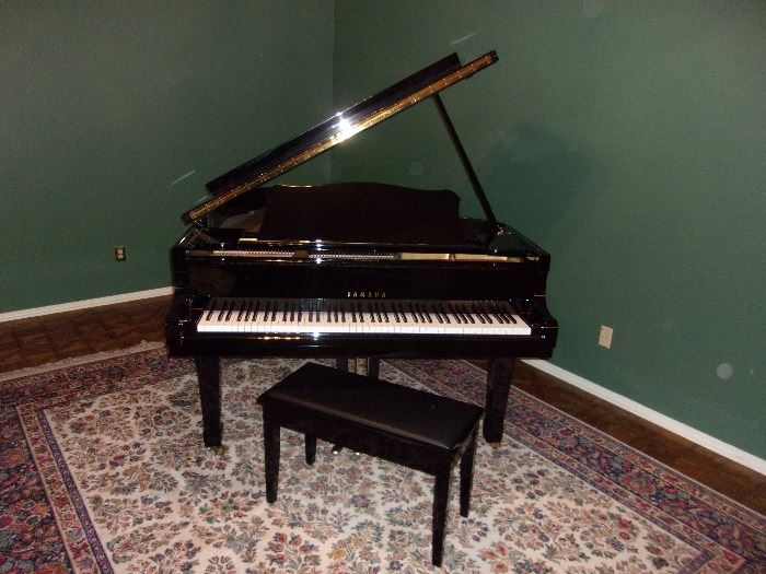 Baby Grand Piano, Yamaha  with CD player fucntion
