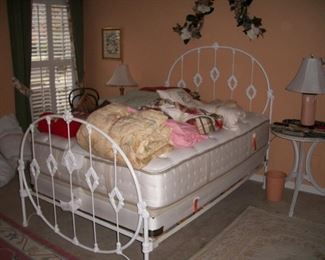 White iron full size bed