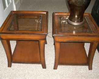 Pair of end tables w/matching coffee table