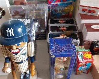 Baseball and collectible Kitsch
