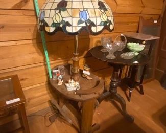 $32.  TIFFANY (LIKE) LAMP/TABLE COMBO 