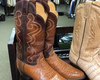MEN’S BOOTS Sizes 10 – 10-1/2, most handmade.
Rocketbuster Tooled Leather Patronus Ctoe (look THOSE UP!), Crocodile, Alligator, Caiman Belly, Ostrich, Hornback Lizard, Stingray, Elephant, Sharkskin, Cape Buffalo, Argentine Riding Boots.