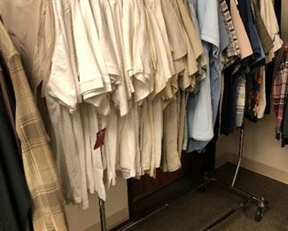 Men’s size M/L short sleeve shirts.