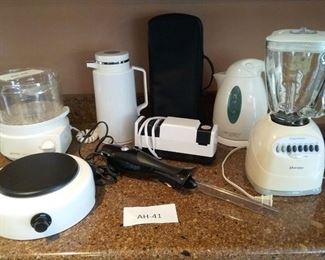 Assorted Kitchen Counter Top Appliances