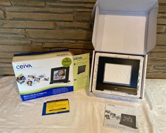 Ceiva 8 Digital Photo Frame