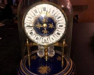 Reine Handarbeit Anniversary Clock