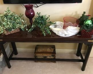 Sofa entryway table