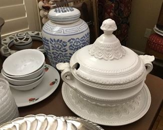 China and stoneware pieces