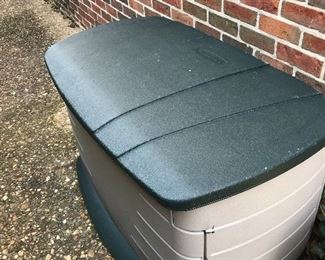 Rubbermaid hose utility storage