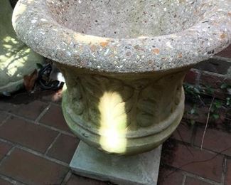 Concrete urns