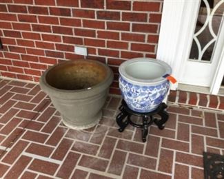 Outdoor planters pots