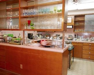 FULL VINTAGE KITCHEN