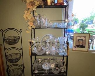 Cut glass
Baker's rack
Fruit stand