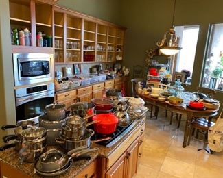 Calphalone
Le Creuset
Pots and pans