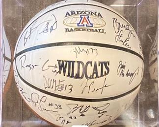 Autographed Arizona Wildcats Basketball - Reggie Geary, Jerryd Bayless, Steve Kerr, etc