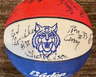 1988-1989 Autographed Arizona Wildcats Basketball - Lute Olson, Jud Buechler, etc