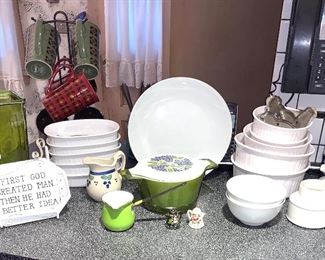 Lots of great misc. kitchen items
The Pyrex green grapes casserole dish is sold. 