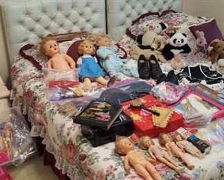 Twin beds w/upholstered headboards