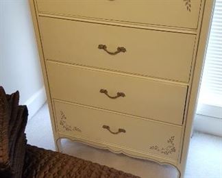 Chest of drawers