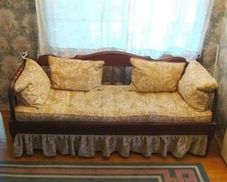 D101 Vintage Sofa Bench with Wood Frame