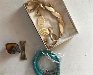 Selection of Costume Jewelry.