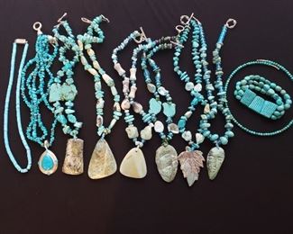 Blue Hue Jewelry https://ctbids.com/#!/description/share/338033 