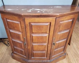 Fixer Upper: Vintage Side Table https://ctbids.com/#!/description/share/335489