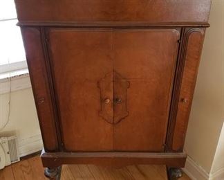 Freshman Equaphase Radio and More!https://ctbids.com/#!/description/share/337022