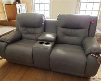 outhern Motion Leather Double Recliner https://ctbids.com/#!/description/share/335487
