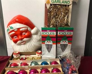 Vintage Christmas ornaments https://ctbids.com/#!/description/share/337578